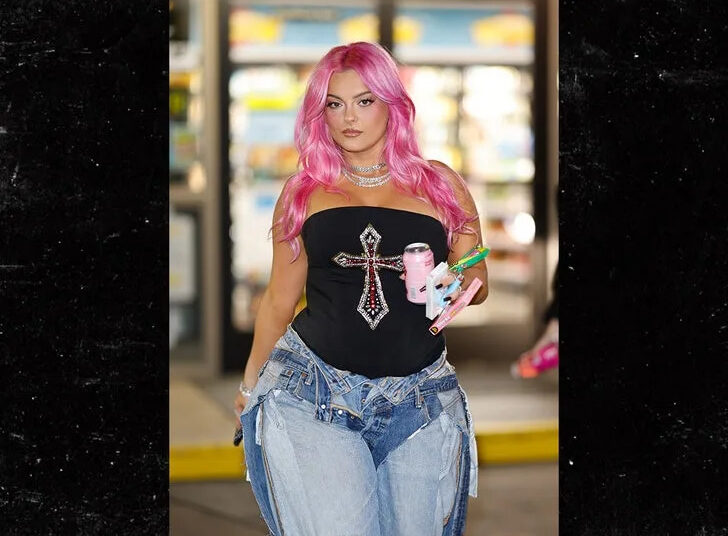 Bebe Rexha faz apresentação surpresa em Los Angeles