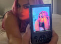 Bebe Rexha traz o calor em uma foto ousada no quarto