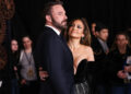 Ben Affleck 'quer se livrar' de Jennifer Lopez, mas 'ela não parou de ligar' (exclusivo)