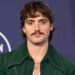 Benson Boone mostra seu abdômen sexy e tanquinho em nova foto da academia