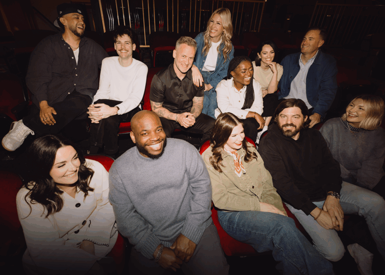 Bethel Music compartilha nova versão de “The Blood” feat. Jenn Johnson e David Funk – TCB