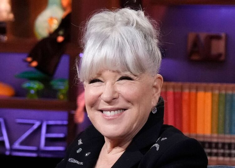 Bette Midler 'chorando de tanto rir' com Diane Keaton – Celebrity News – Entretenimento