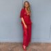 Blake Lively piadas de que ela é uma 'acumuladora' enquanto usava seus saltos Chanel de 2009 no evento de lançamento de Betty Booze