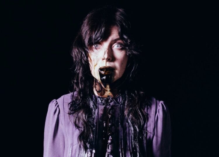Blood Vulture canaliza POSSESSÃO no novo videoclipe de “Burn For It”