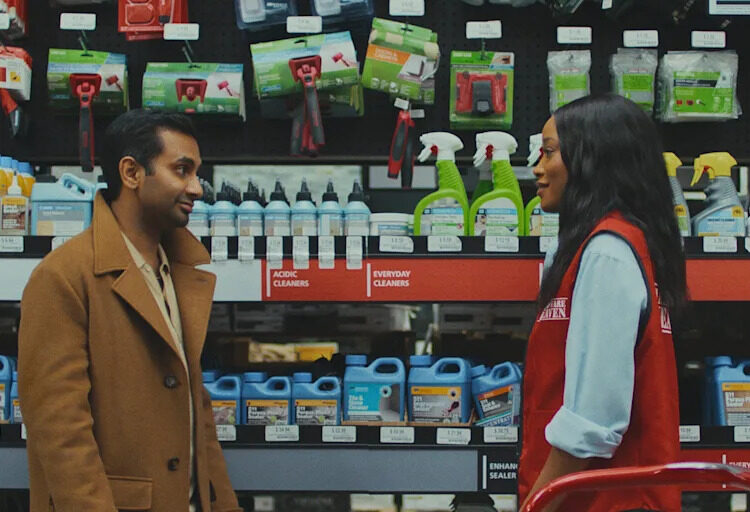 'Boa sorte' de Aziz Ansari é uma comédia amigável com mordida