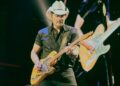 Brad Paisley anuncia novo álbum de Natal 'Snow Globe Town'