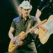 Brad Paisley anuncia novo álbum de Natal 'Snow Globe Town'