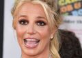 Britney Spears caiu escadas, diz que seu joelho se encaixa agora e depois '
