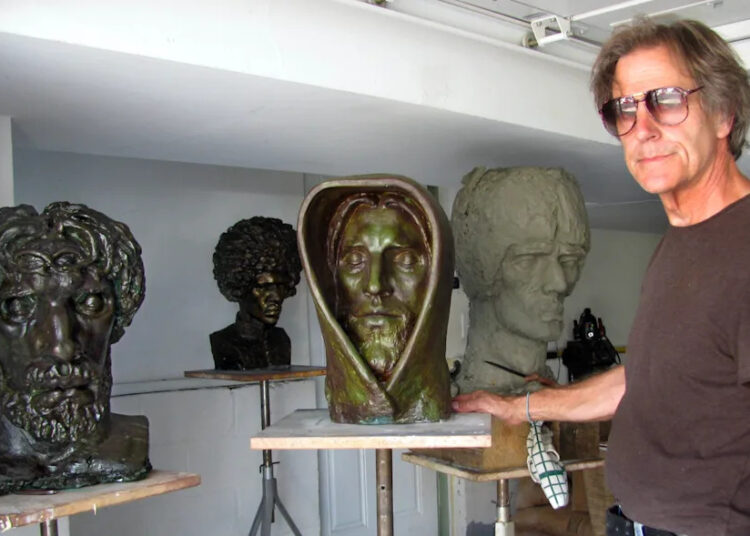 Bruce Springsteen escultura é uma beleza ou um busto? (2011)