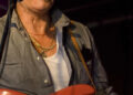Bruce Springsteen saúda a cena do West Side de Asbury Park no Wonder Bar (2011)