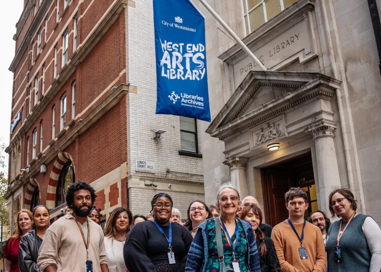 Câmara Municipal de Westminster inaugura biblioteca especializada em artes no West End