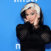 Cardi B Nails Maternity Fashion no último evento repleto de estrelas