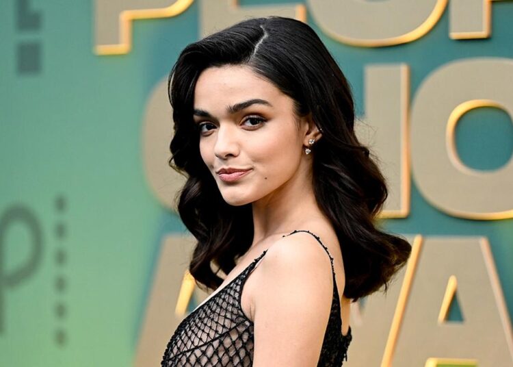 Celebridades anti-Israel Rachel Zegler e Rachel nomeadas entre as 'Mulheres do Ano' da Glamour