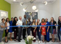 Cerimônia de corte de fita dá as boas-vindas à barra drip de Drip em Royal Palm Beach
