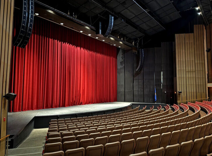 Chapman Music Hall instala o novo sistema de som da casa