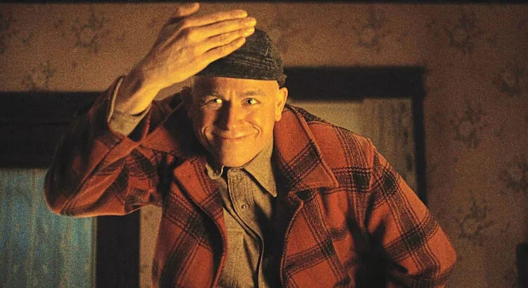 Charlie Hunnam mostra seu lado sombrio no 'Monstro: The Ed Gein Story' de Ryan Murphy '