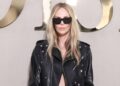 Charlize Theron parece desprezar Johnny Depp no ​​evento Dior