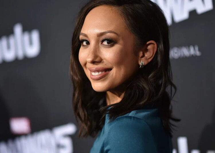 Cheryl Burke fala sobre seu relacionamento com profissionais e juízes de ‘DWTS’