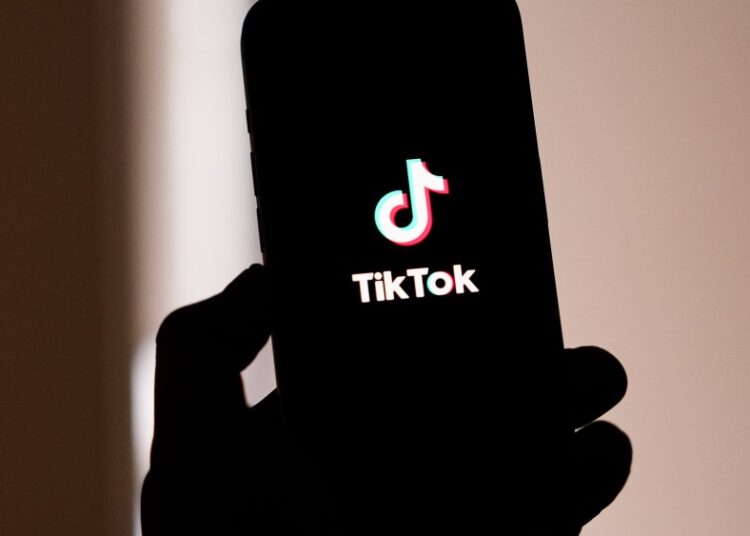 Como o TikTok está revolucionando a indústria do entretenimento