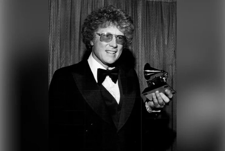 Compositor e arranjador vencedor do Grammy de 'A Star Is Born' morre aos 93 anos