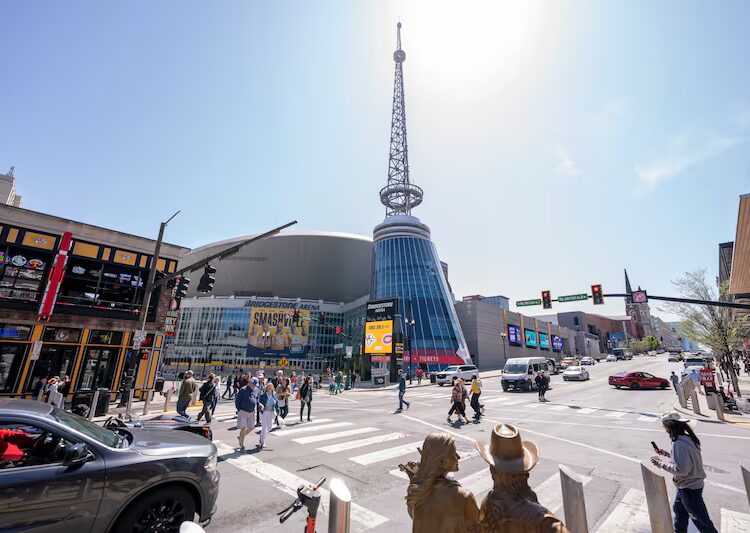 Conexão com a movimentada Broadway central para a proposta de renovação da Bridgestone Arena dos Predators