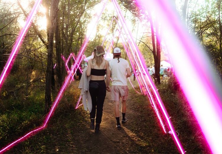 Crítica: Lost Woods Music Festival atingiu novos patamares em 2025, oferecendo a melhor fuga em uma floresta de Cedar Falls