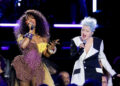 Cyndi Lauper pede Sza, Cher e Joni Mitchell para uma 'Saudação do Grammy' incomum que se beneficia tanto de sua conversa de despedida quanto seus famosos convidados: TV Review