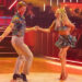 "DWTS" Pro admite "muitos momentos de arrependimento" depois de pedir à celebridade que fique sem camisa durante a dança ""