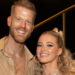 DWTS Star revela novidades sobre o bebê durante o programa