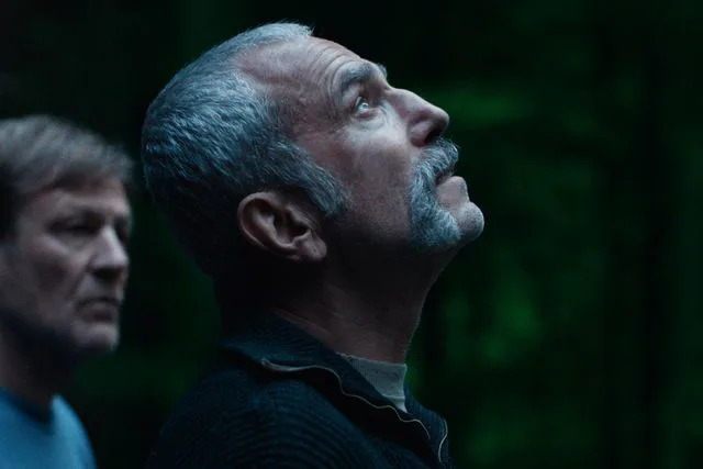 Daniel Day-Lewis e seu filho diretor querem recuar para um filme 'que explora mais o humor'