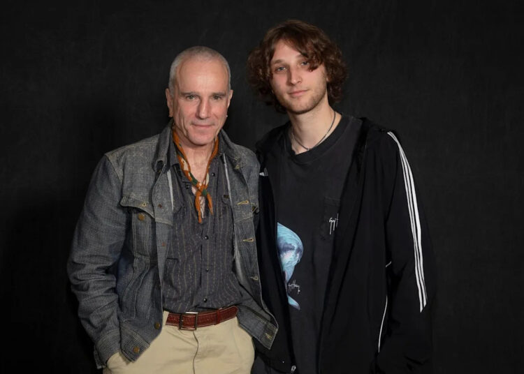 Daniel Day-Lewis, retirado da aposentadoria por seu filho, encontra seu fogo de atuação ainda queima