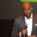Dave Chappelle nos bate na liberdade de expressão, elogia a Arábia Saudita enquanto fala Charlie Kirk no controverso festival de comédia