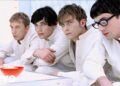 “De alguma forma, todas essas músicas significam mais para as pessoas agora do que quando foram lançadas”: Britpop se torna o gênero mais recente a receber uma transformação clássica, cortesia de Alex James do Blur