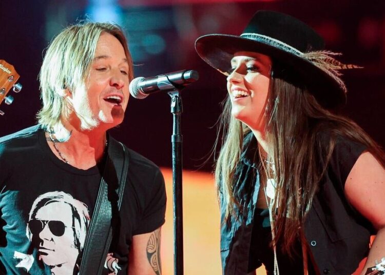 Dentro do suposto romance de Keith Urban com a colega de banda Maggie Baugh - Celebrity News - entretenimento
