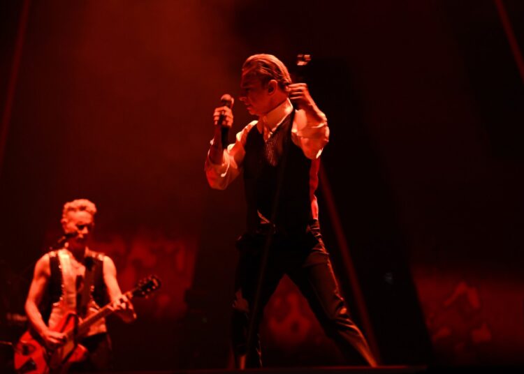 Depece Mode adiciona faixas inéditas de ‘Memento Mori’ ao álbum ao vivo