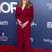 Diane Lane traz glamour sofisticado para o Newport Beach Film Fest em macacão Burgundy Power