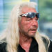 Duane 'Dog' Chapman fica emocionado depois que o filho do policial é reintegrado