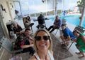 Dylan Dreyer de hoje irradia felicidade em uma selfie à beira da piscina enquanto celebra uma pessoa especial em sua vida