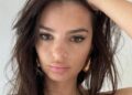 Emily Ratajkowski tem internet em estrangulamento com pura lingerie