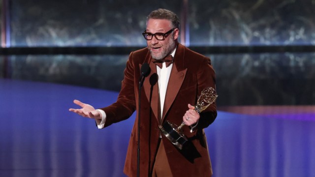 Emmys reagem às afirmações de Seth Rogen sobre ser ‘proibido’ de apresentar