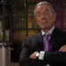 Eric Braeden interpreta seus adversários como um violino em 'The Young and the Restless'
