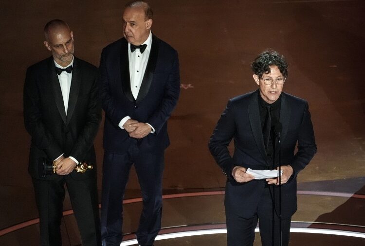 Estrelas de Hollywood entre milhares que ingressam em promessa de não trabalhar com instituições cinematográficas israelenses 'implicadas no genocídio'