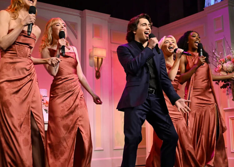 Ex-SNL Star tem um show totalmente novo após saída inesperada