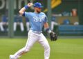 Ex-veterano de 11 anos do Royals anuncia aposentadoria da MLB