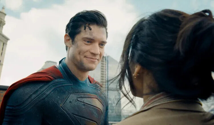 Explicação da foto do pacificador de John Cena com a estrela do Superman David Corenswet