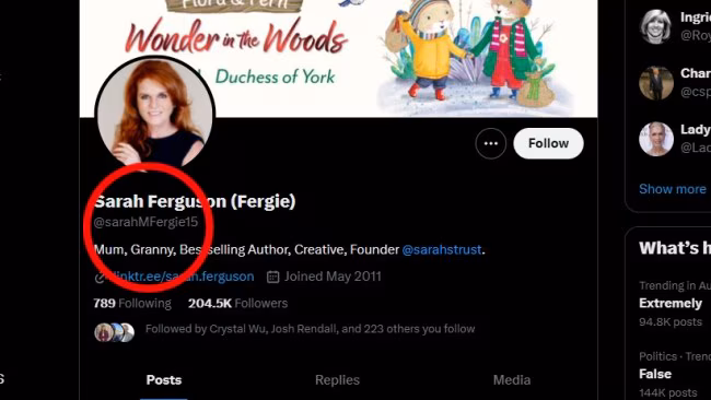 Fergie remove a Duquesa de York de suas contas nas redes sociais quando seu título real é oficialmente apagado da história