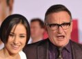 Filha de Robin Williams reproduz vídeos de IA de seu pai