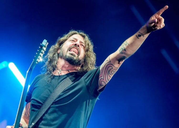 Foo Fighters lança nova música “Asking for a Friend”: Stream