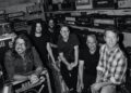 Foo Fighters “lembre-se de por que amamos e estamos sempre dedicados a fazer isso” no novo single ‘Asking For A Friend’