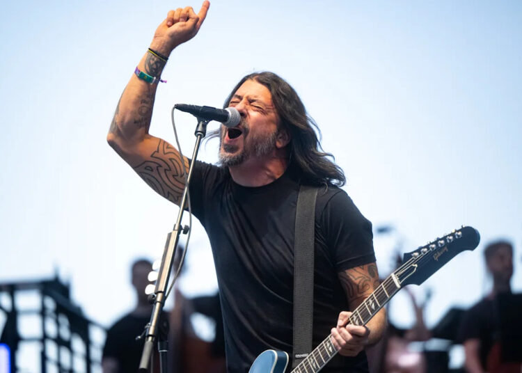 Foo Fighters provoca nova música: ‘About To Take Flight’
